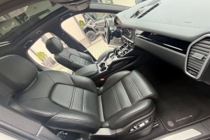 Porsche Cayenne Platinum Edition